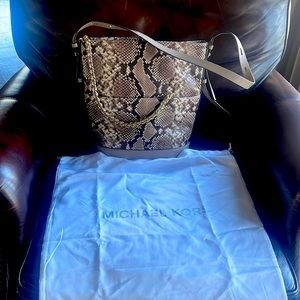 Micheal Kors bag New with tags